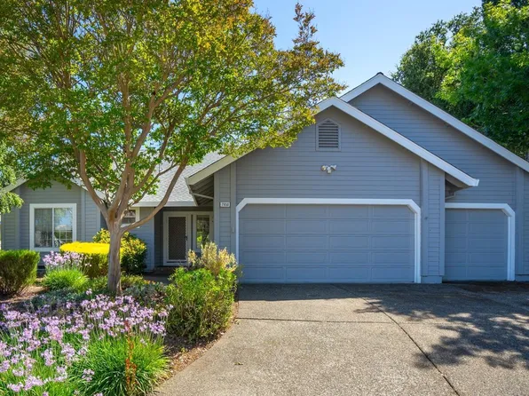 7950 Oakmont Drive, Santa Rosa, CA 95409