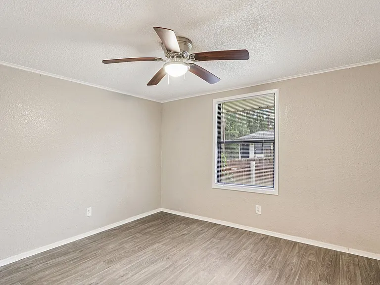 Summer Glen ~ Boutique Cottage Style Living Meets Hassle Free Leasing — Photo 6
