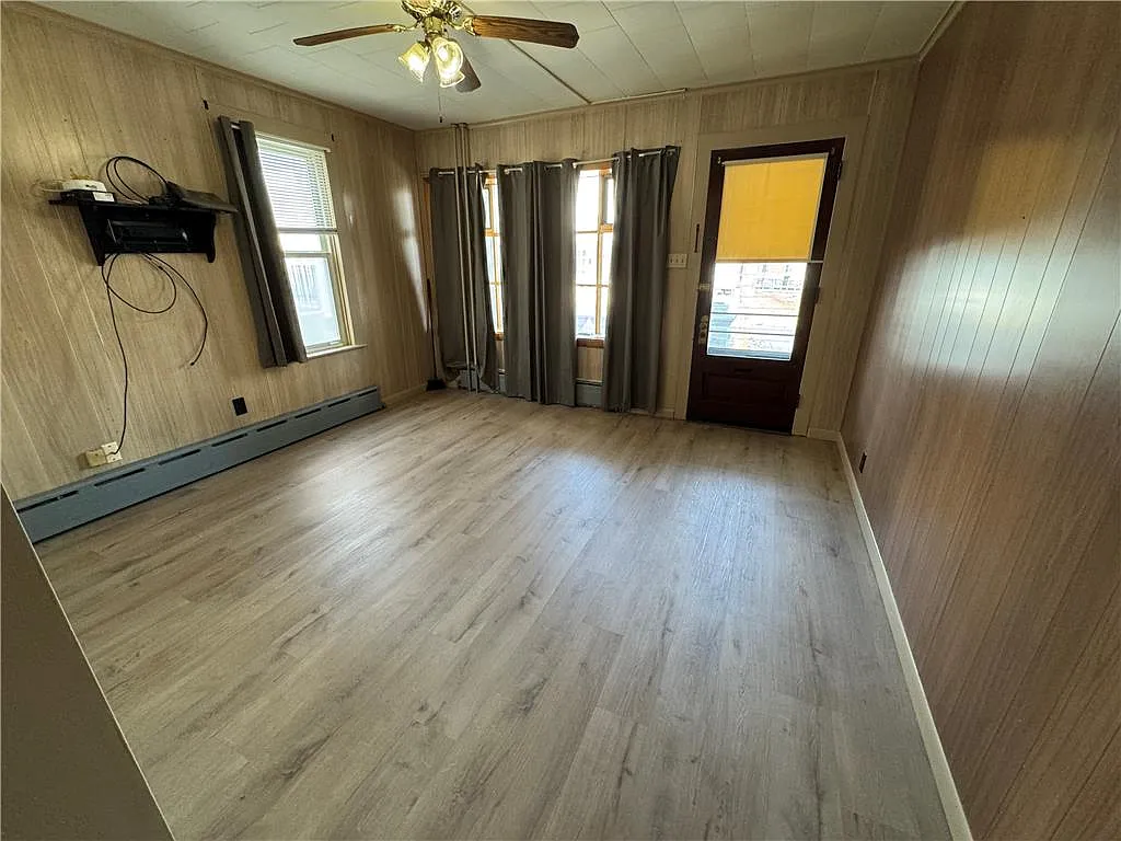 1 bed, 1.0 bath, 808 sqft, $900 — Photo 3
