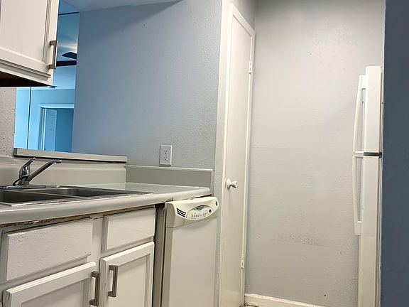 5th image of 10075 Westpark Dr APT 96