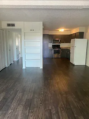 3 bed, 2.0 bath, 1270 sqft, $1,599 — Photo 4