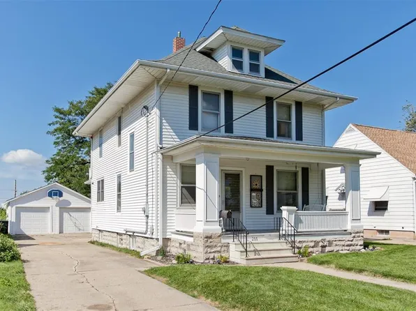 266 24th Ave SW, Cedar Rapids, IA 52404