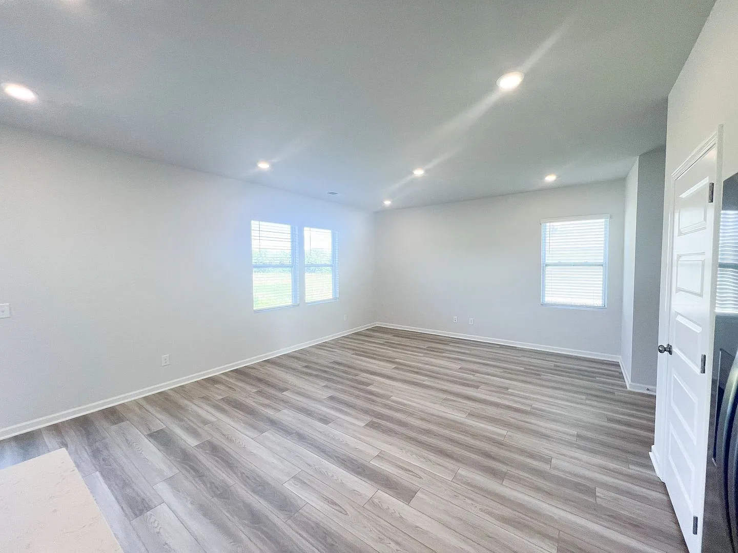 4 Bedroom 2.5 Bathroom Home — Photo 4