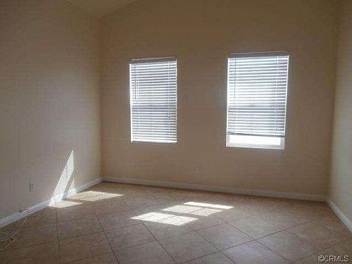 4th image of 883 Melville Ave