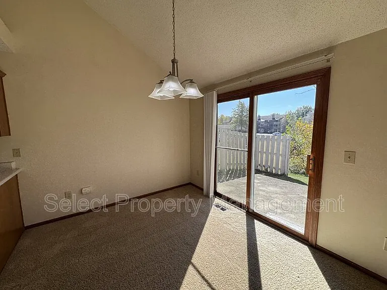 7401 Montclair Dr — Photo 4