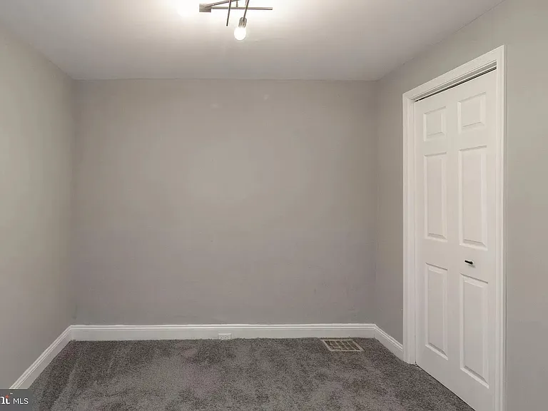 1229 Glyndon Ave — Photo 18