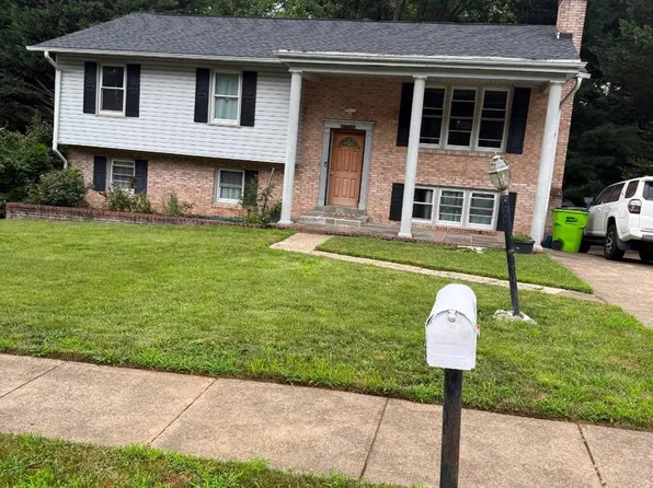 3924 Forge Dr, Woodbridge, VA 22193