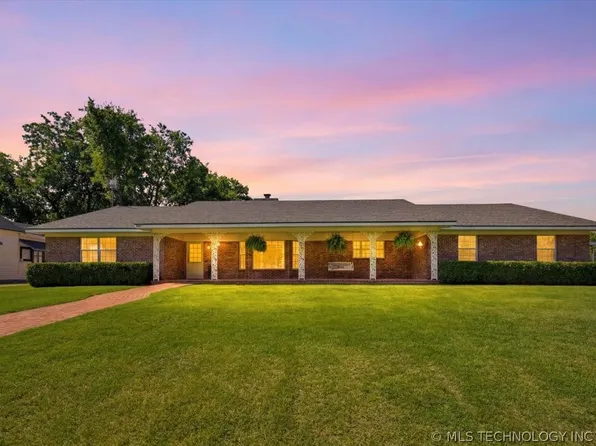 121 W 17th St, Ada, OK 74820
