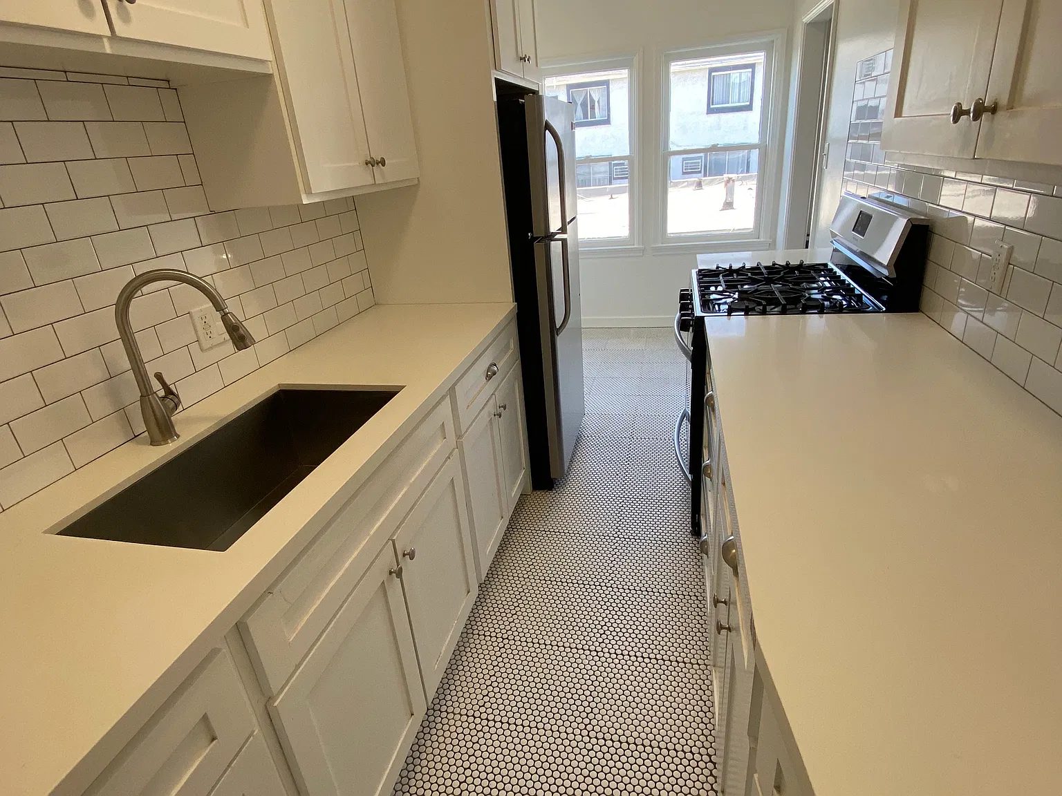 Studio, 500 sqft, $1,395 — Photo 4