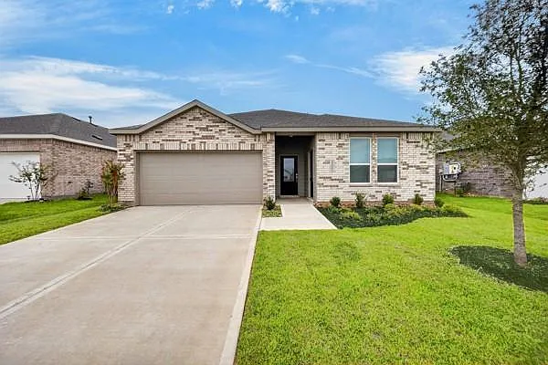 4 bed, 3.0 bath, 2368 sqft, $2,600 — Photo 2