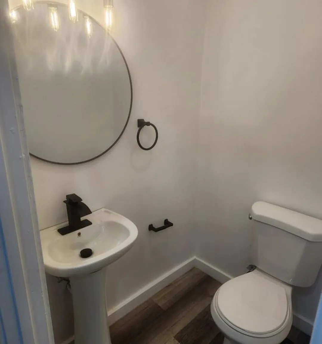 5 bed, 1596 sqft, $2,200 — Photo 3