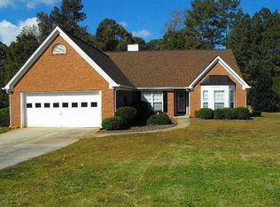 6237 Rock Port Dr, Flowery Branch, GA 30542