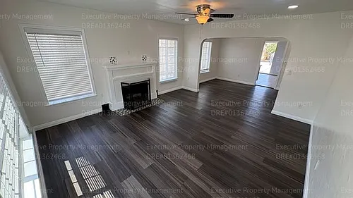 104 S Kincaid St Photo 1