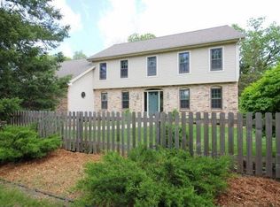 1 Hartleigh Ct, Madison, WI 53705