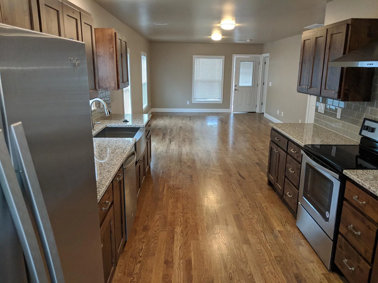 5 bed, 4.5 bath, $3,500 — Photo 2