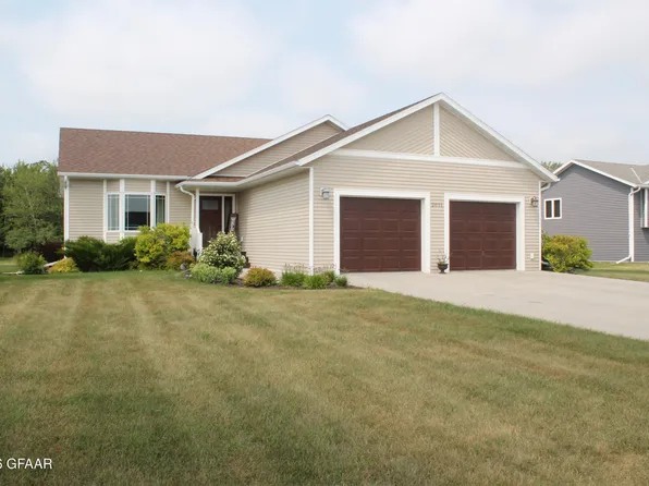 2011 Washington Ave, Thief River Falls, MN 56701