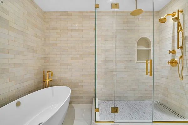 Sold by Nomad Property Group, LLC | media 35