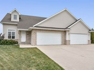 3974 N Parker Way, De Pere, WI 54115