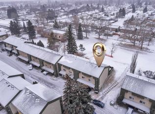 896 Abbottsfield Rd NW, Edmonton, AB T5W4R4