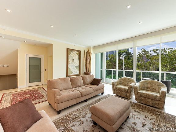4th image of 16500 Collins Ave #Th10