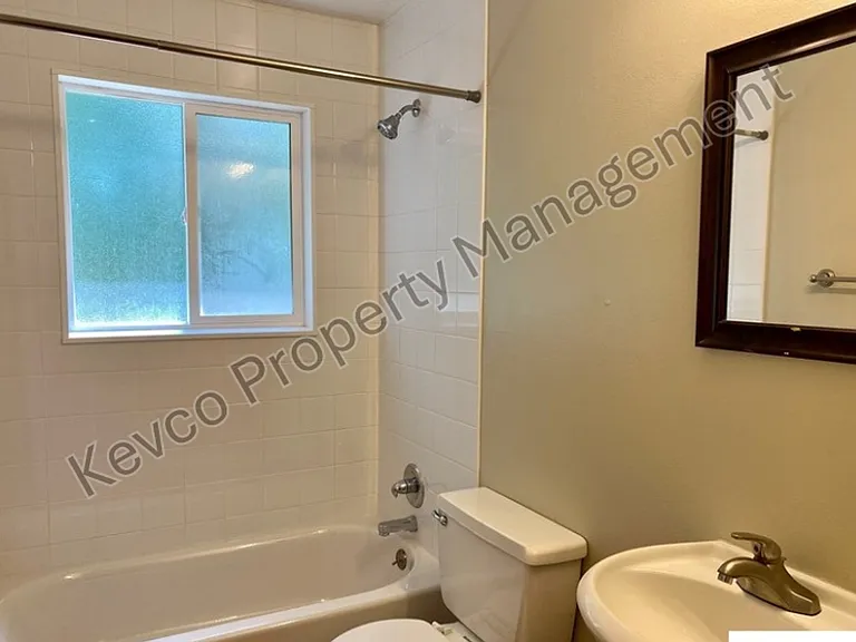308 Briarwood Rd — Photo 8