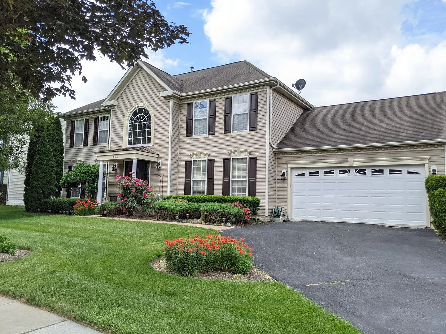 Beautiful Single Family Home in Willowbrook Community ready mid September! — Photo 1