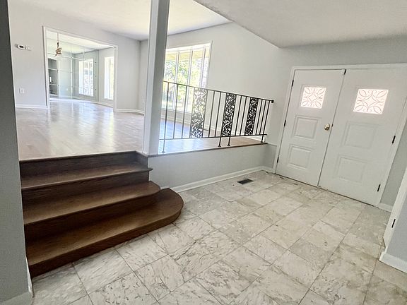 4th image of 200 Saint Andrews Dr