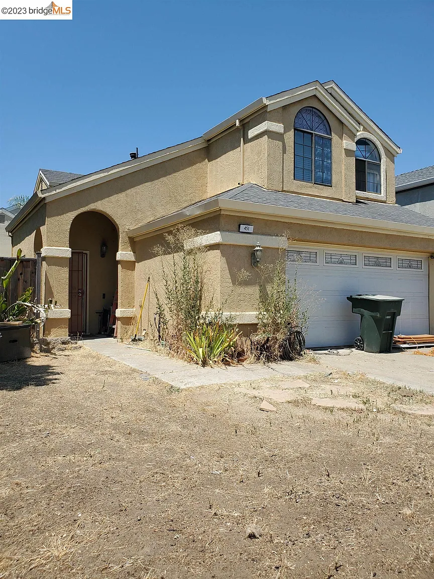 451 Mockingbird Ln photo 1