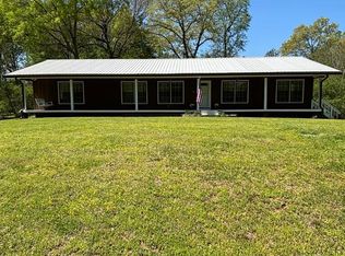 126 Maple Dr, Summerville, GA 30747