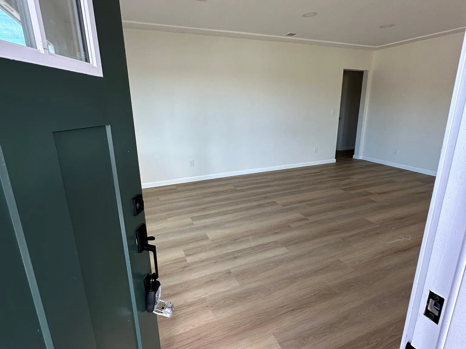 3 bed, 1500 sqft, $3,700 — Photo 3