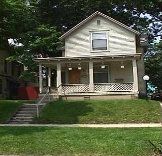 325 James Ave SE