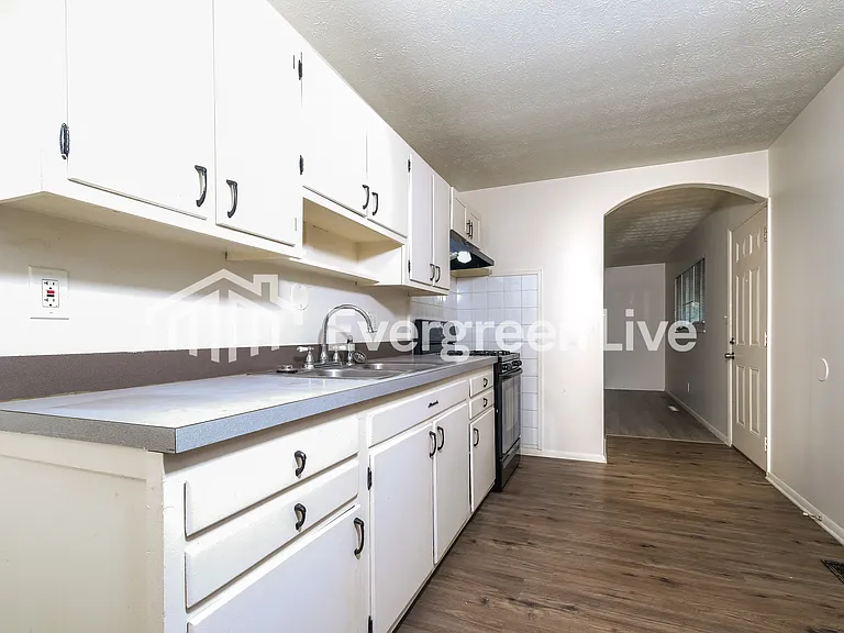 2980 Southfield Dr — Photo 5