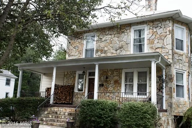 4900 Somerset Rd photo 1