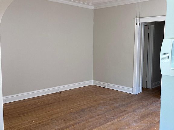 Pre-Painting and Cleaning Living Room