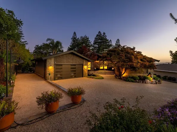 1033 Oakmont Court, Napa, CA 94559