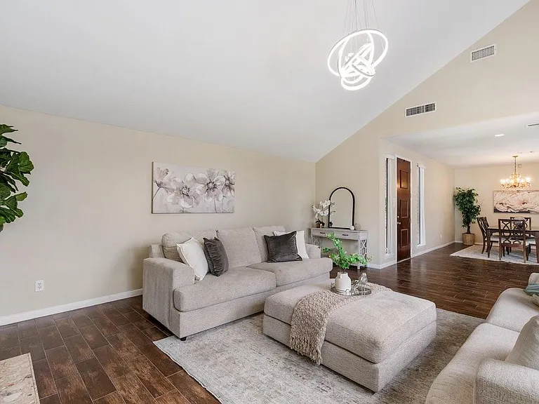 11423 Wickersham Ln — Photo 10
