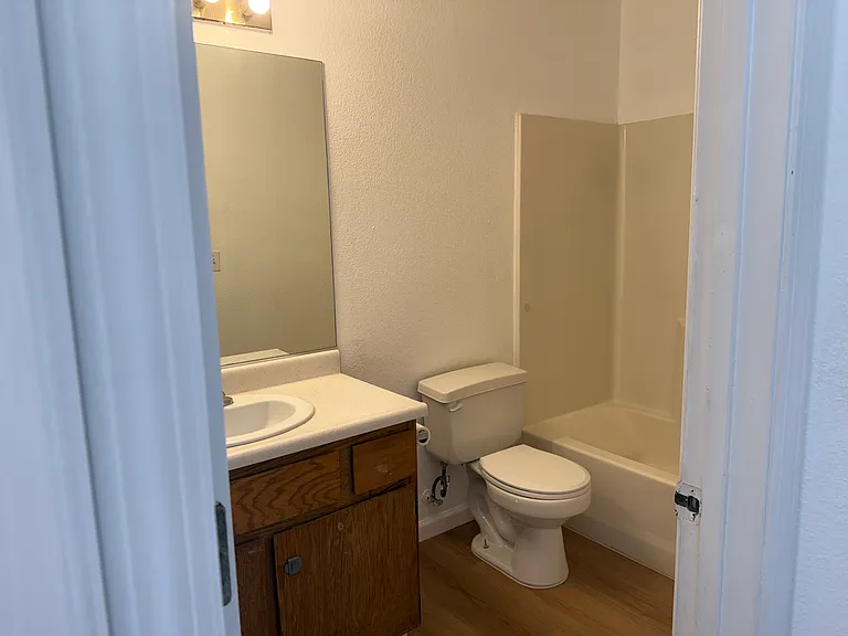 1365 Howard Ct — Photo 4