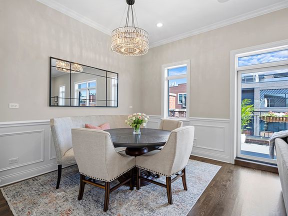 3rd image of 1347 W Belmont Ave #4