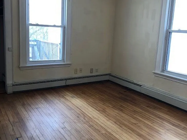 12 Gilman St — Photo 12