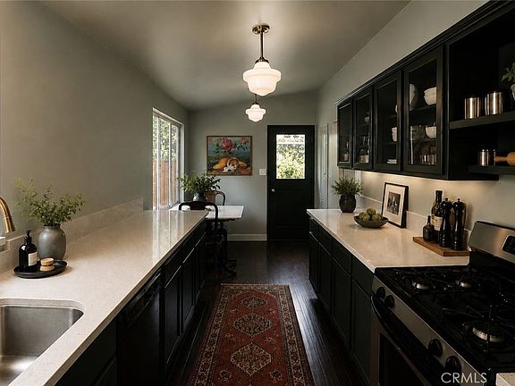 3rd image of 2050 Sanborn Ave