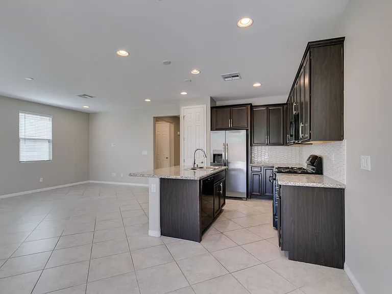 10021 Silver Comet Ct — Photo 8