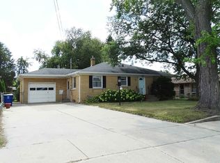 2236 Manitowoc Rd, Green Bay, WI 54302