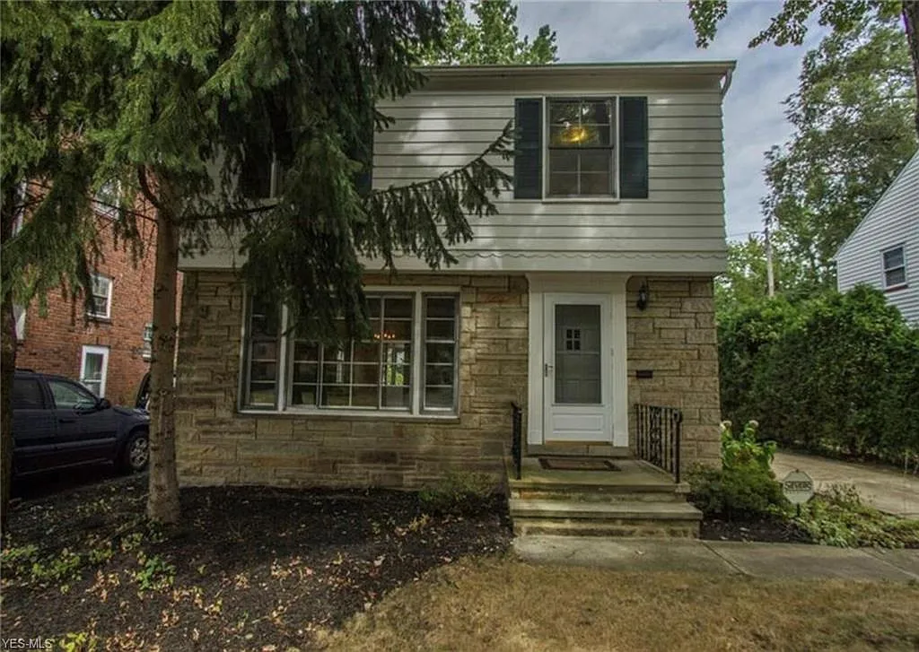 3563 Woodridge Rd photo 1