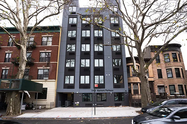 Rented by MySpaceNYC | media 9