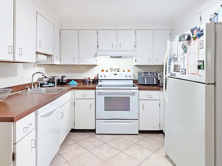 296 Lynn Shore Dr #104 — Photo 10