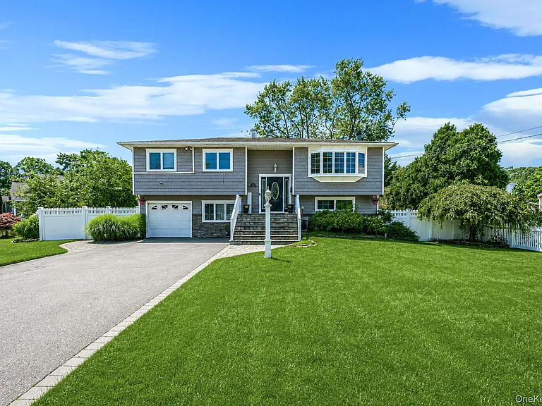 309 Sunrise Dr — Photo 1