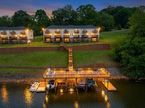 345 Cambridge Ct Unit A4, Hardy, VA 24101