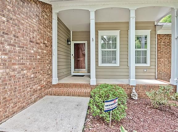 3rd image of 4000 Armitage Dr