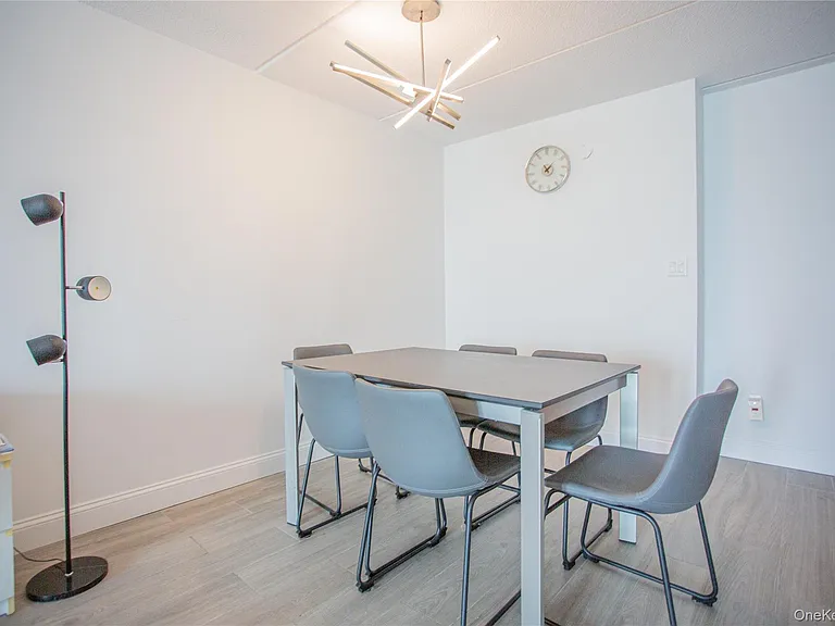 230 W Broadway #610 — Photo 9