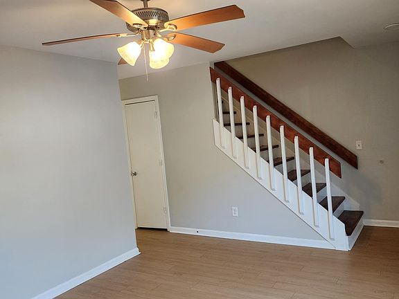2nd image of 2491 Realm St